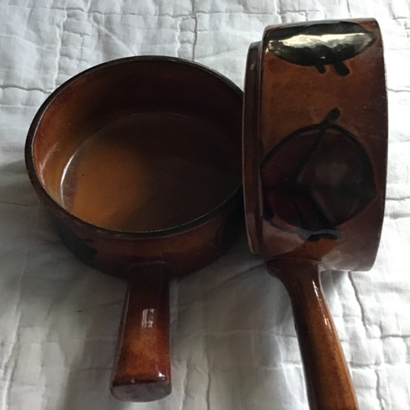 TWO VINTAGE EARTH TONE ONION SOUP BOWLS/CROCKS WITH HANDLE - Picture 5 of 12